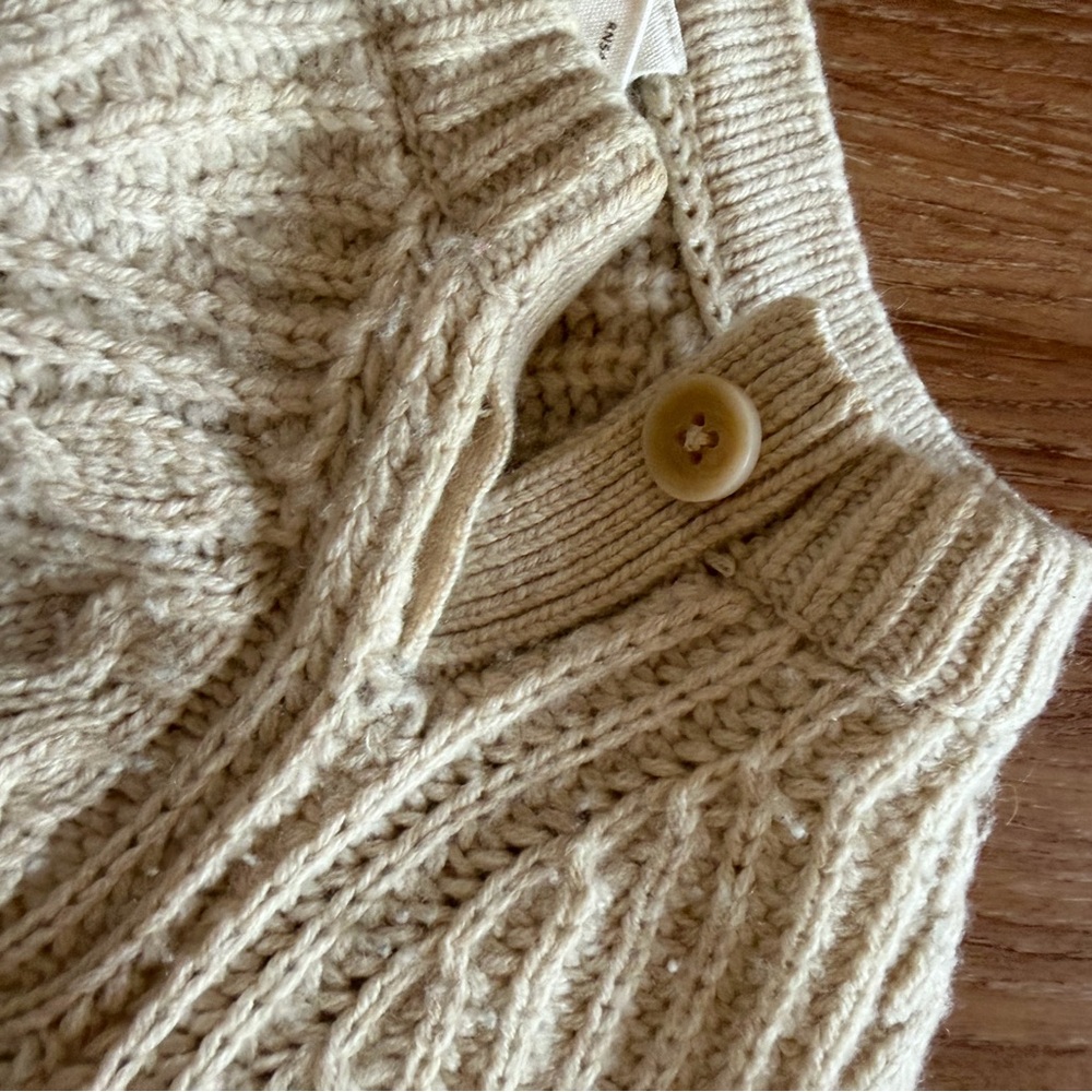 Banana Republic Kids Cream Cable Crew Neck Sweater - Picture 3 of 4